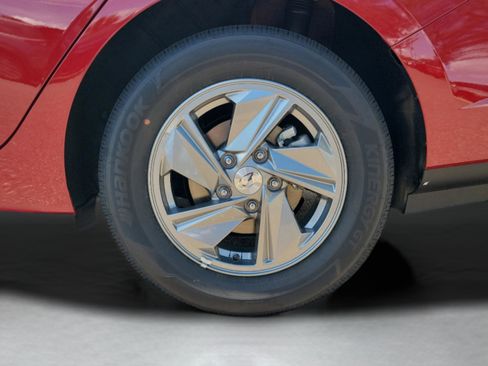 Certified 2026 Hyundai Elantra SE FWD image 37