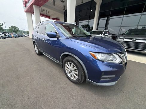 Used 2018 Nissan Rogue SV FWD image 8