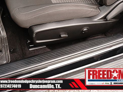 Used 2022 Dodge Challenger R/T Scat Pack RWD image 34
