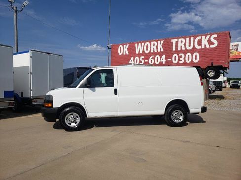 Used 2020 Chevrolet Express 2500 w/ Enhanced Convenience Package RWD image 2