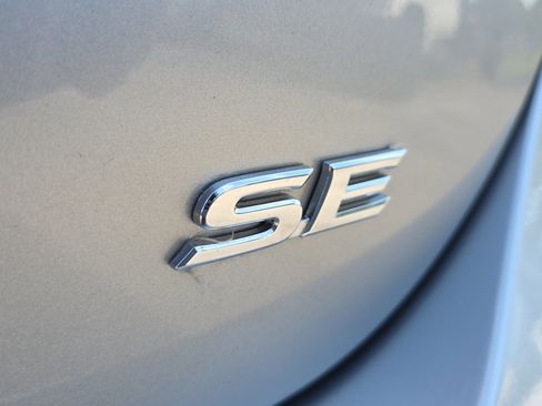 Used 2024 Toyota Camry SE FWD image 10