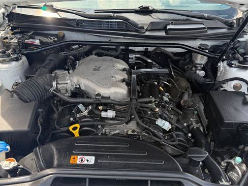 Used 2015 Hyundai Genesis 3.8 RWD image 8