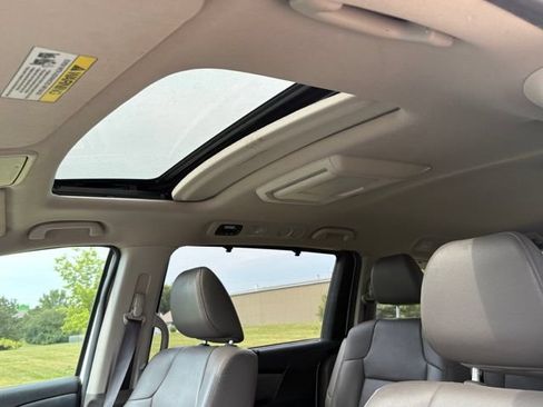 Used 2015 Honda Odyssey EX-L image 22