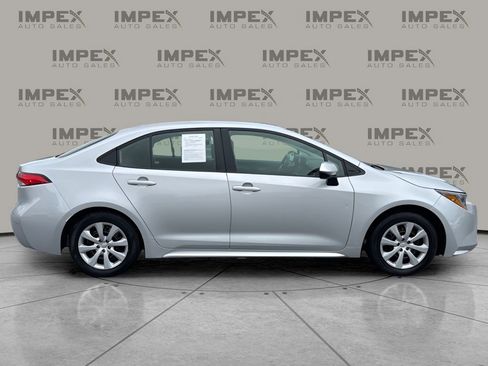 Used 2024 Toyota Corolla LE image 6