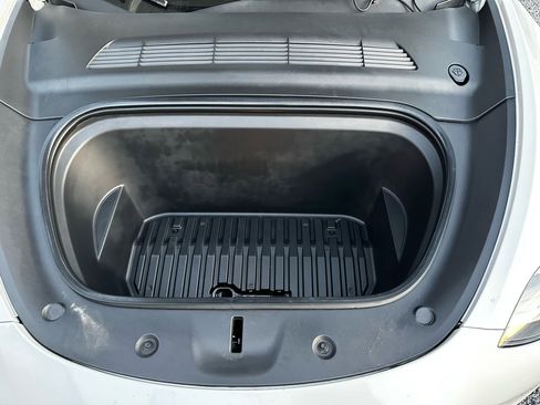 Used 2022 Tesla Model Y Performance image 19