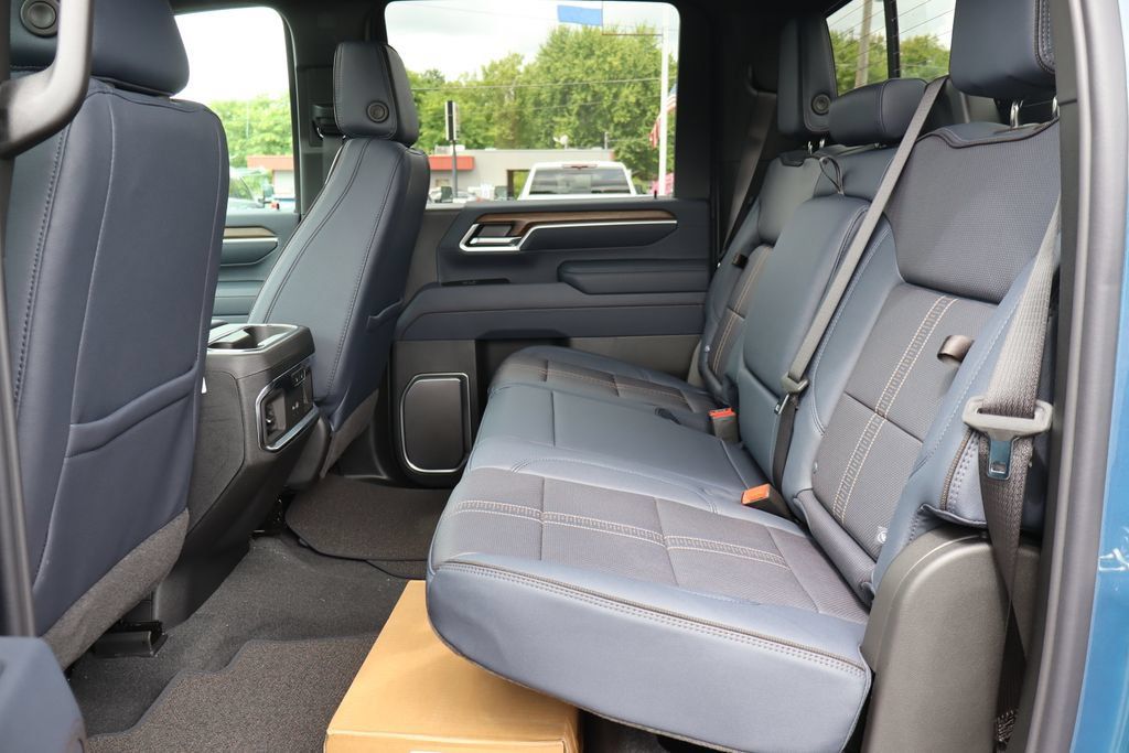 New 2026 Chevrolet Silverado 3500 High Country w/ Technology Package AWD/4WD image 22