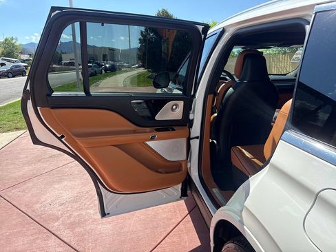 Certified 2023 Lincoln Aviator Black Label w/ Dynamic Handling Package AWD/4WD image 18