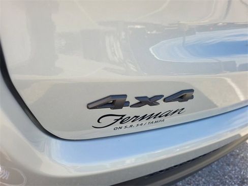 New 2026 Jeep Compass Latitude image 10