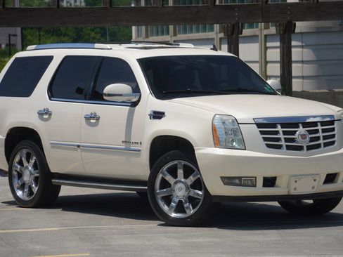 Used 2008 Cadillac Escalade AWD image 5