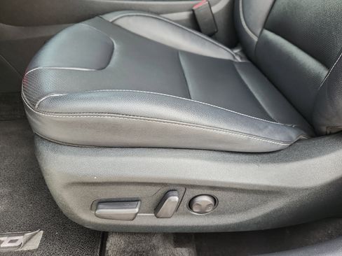 Used 2022 Kia Niro Touring Special Edition image 8