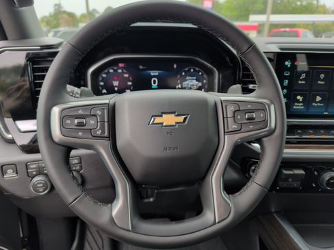 New 2026 Chevrolet Silverado 1500 LT w/ Z71 Off-Road Package AWD/4WD image 17