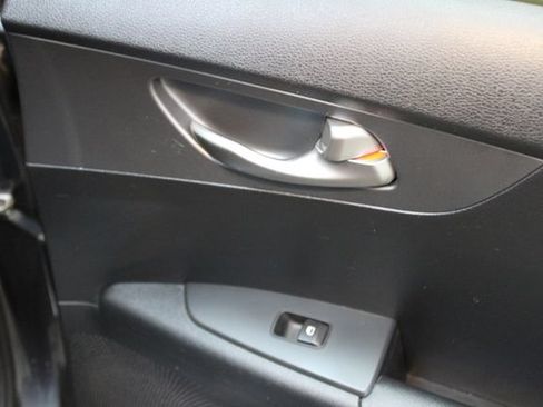 Used 2021 Kia Forte LXS FWD image 12