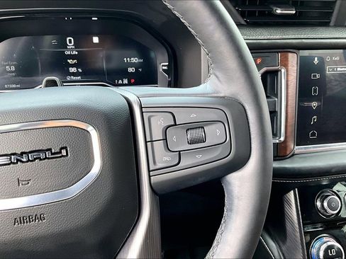 Used 2023 GMC Yukon Denali Ultimate AWD/4WD image 25
