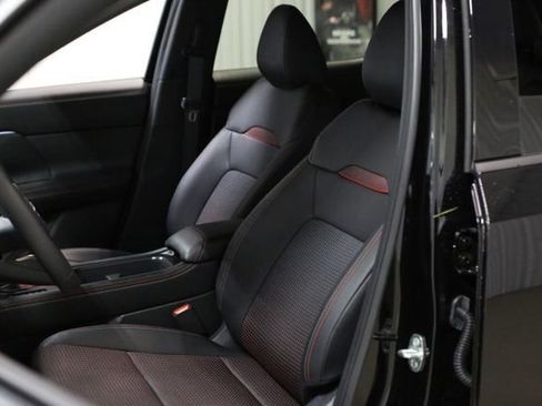 New 2026 Nissan Kicks SR w/ Illumination Package FWD image 9