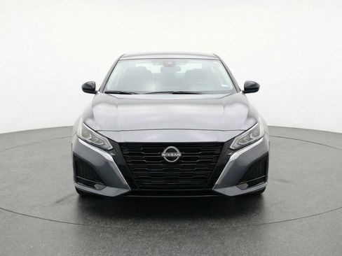 Used 2025 Nissan Altima 2.5 SV image 2