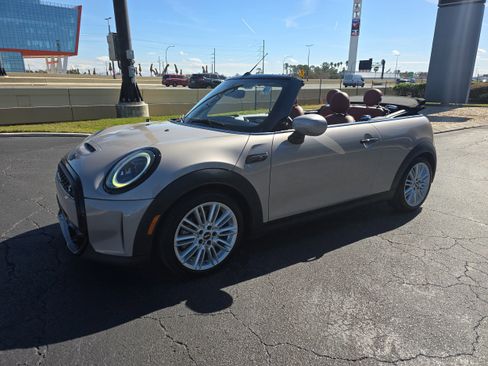 Used 2023 MINI Cooper S w/ Signature Upholstery Package image 7