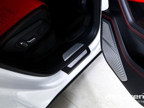 Used 2019 Lamborghini Urus image 26