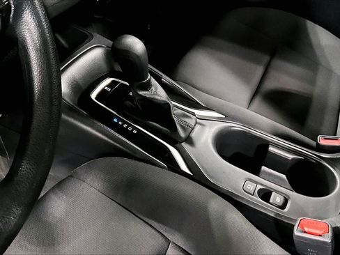 Used 2025 Toyota Corolla LE FWD image 17