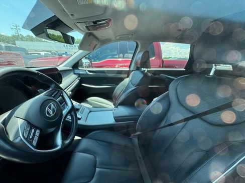 Used 2025 Hyundai Palisade SEL FWD image 3