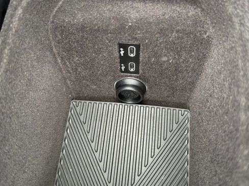 Used 2023 BMW 740i RWD image 37