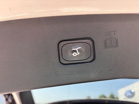 Used 2022 Ford Edge Titanium image 14