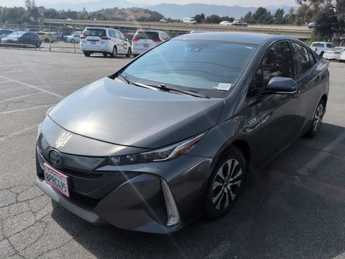 Used 2020 Toyota Prius Prime XLE w/ Carpet Mat Package FWD image 3