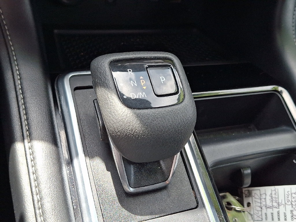 Used 2023 Nissan Pathfinder SL AWD/4WD image 17