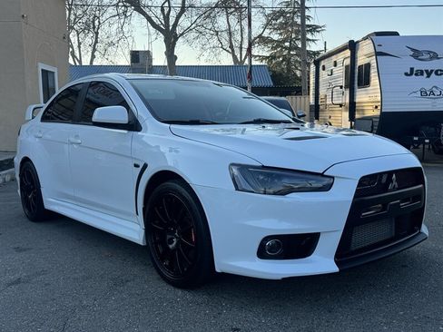 Used 2011 Mitsubishi Lancer Evolution GSR image 2