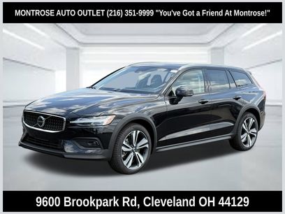 New 2026 Volvo V60 B5 Cross Country Plus w/ Protection Package Premier