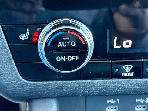 New 2026 Mitsubishi Outlander SE image 21