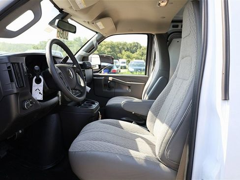 New 2025 Chevrolet Express 3500 RWD image 29