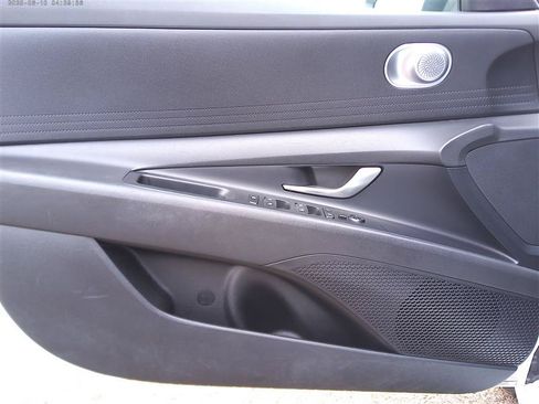 Used 2024 Hyundai Elantra SEL FWD image 16