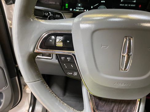 Used 2018 Lincoln Navigator Select w/ Technology Package RWD image 33