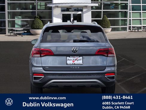 Certified 2023 Volkswagen Taos SE w/ Panoramic Sunroof Package FWD image 5