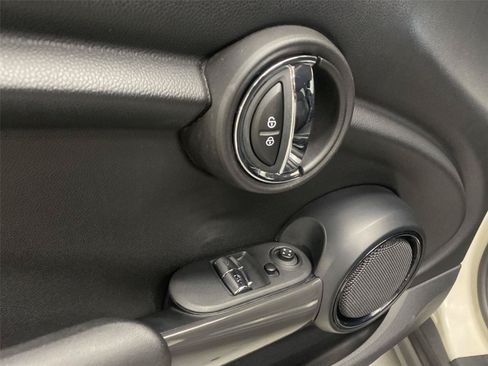 Used 2017 MINI Cooper 2-Door Hardtop FWD image 19