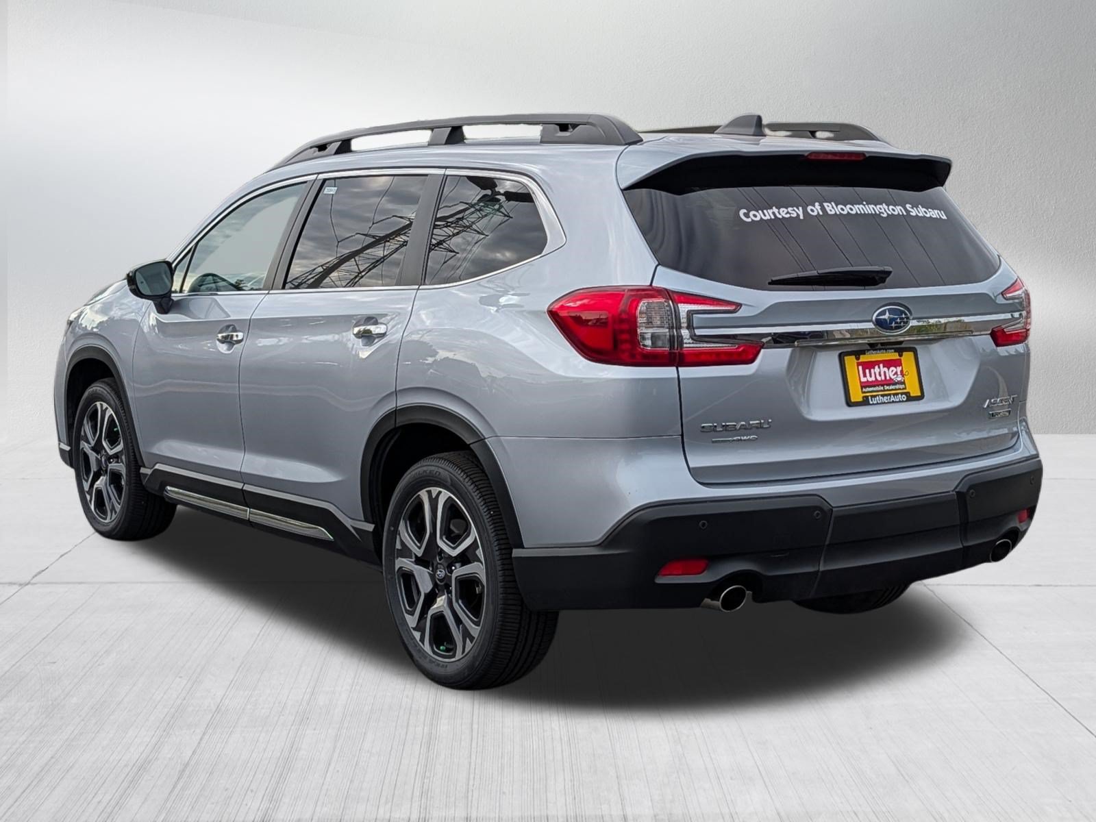 Certified 2025 Subaru Ascent Touring w/ Popular Package #2 AWD/4WD image 5