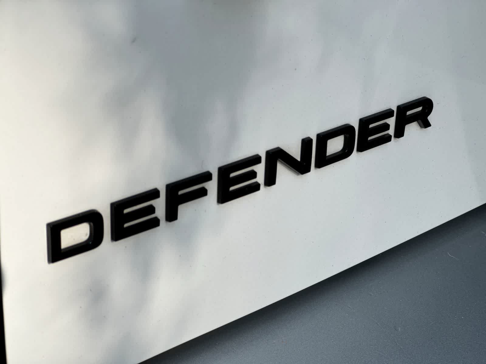 Used 2025 Land Rover Defender 110 S AWD/4WD image 19