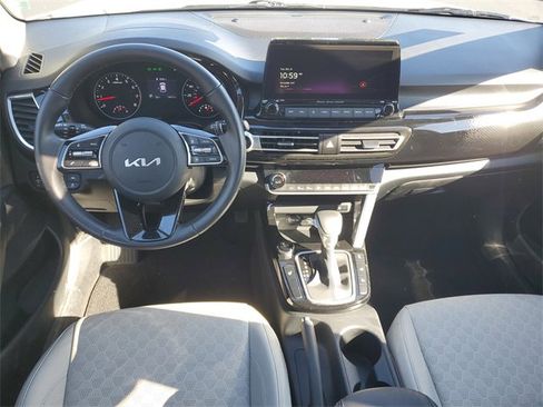 Certified 2023 Kia Seltos EX image 11