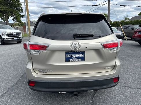 Used 2015 Toyota Highlander Plus AWD/4WD image 4