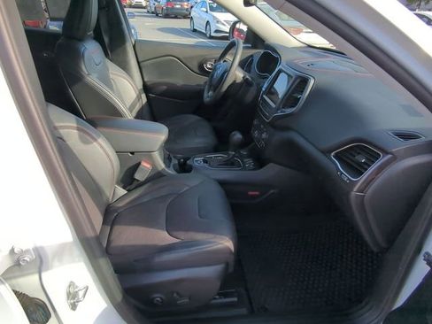 Used 2021 Jeep Cherokee Trailhawk w/ Premium Leather Package image 38