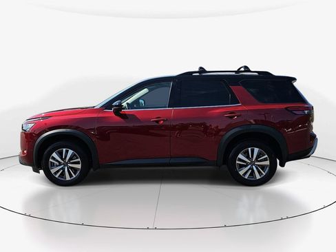 Used 2025 Nissan Pathfinder SL FWD image 10