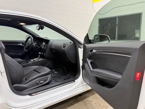 Used 2013 Audi RS 5 Coupe w/ Audi MMI Navigation Plus Pkg AWD/4WD image 44