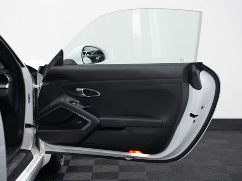 Used 2014 Porsche 911 Carrera S image 21