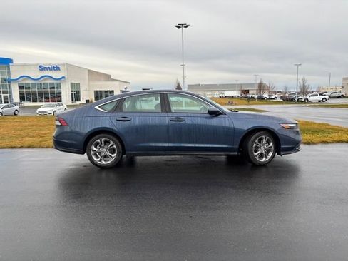 Used 2023 Honda Accord EX image 2