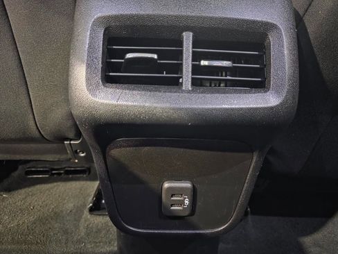 Used 2019 Chevrolet Equinox LT image 36