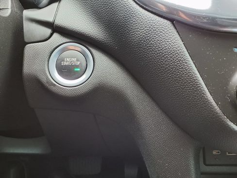 Used 2024 Chevrolet Equinox LT FWD image 26