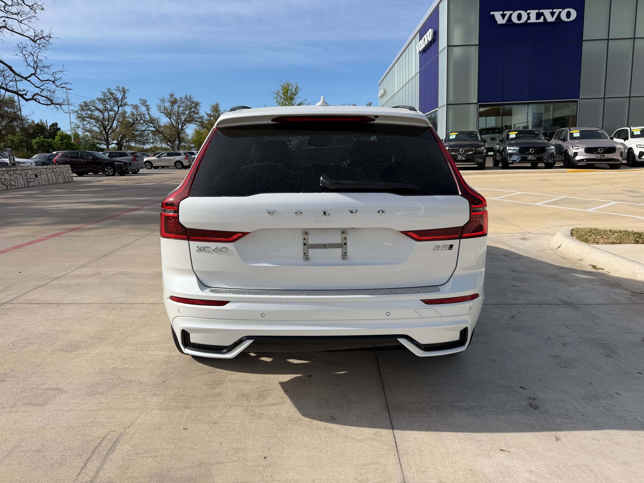New 2026 Volvo XC60 B5 Plus w/ Protection Package Premier AWD/4WD image 5