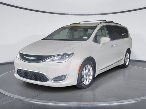 Used 2019 Chrysler Pacifica Touring-L Plus w/ Advanced Safetytec Group image 3