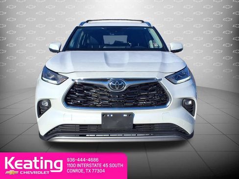 Used 2025 Toyota Highlander Platinum image 6