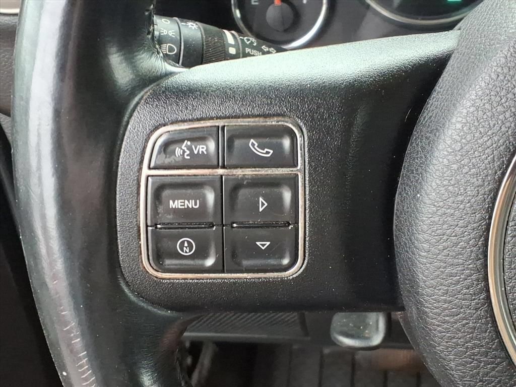 Used 2014 Jeep Wrangler Unlimited Sahara w/ Connectivity Group AWD/4WD image 11